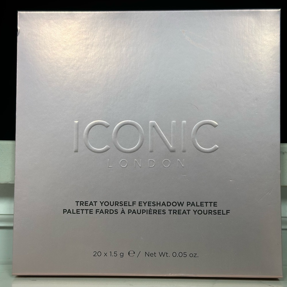 Iconic London eyeshadow palette 20 colors. Pallet number 224141.